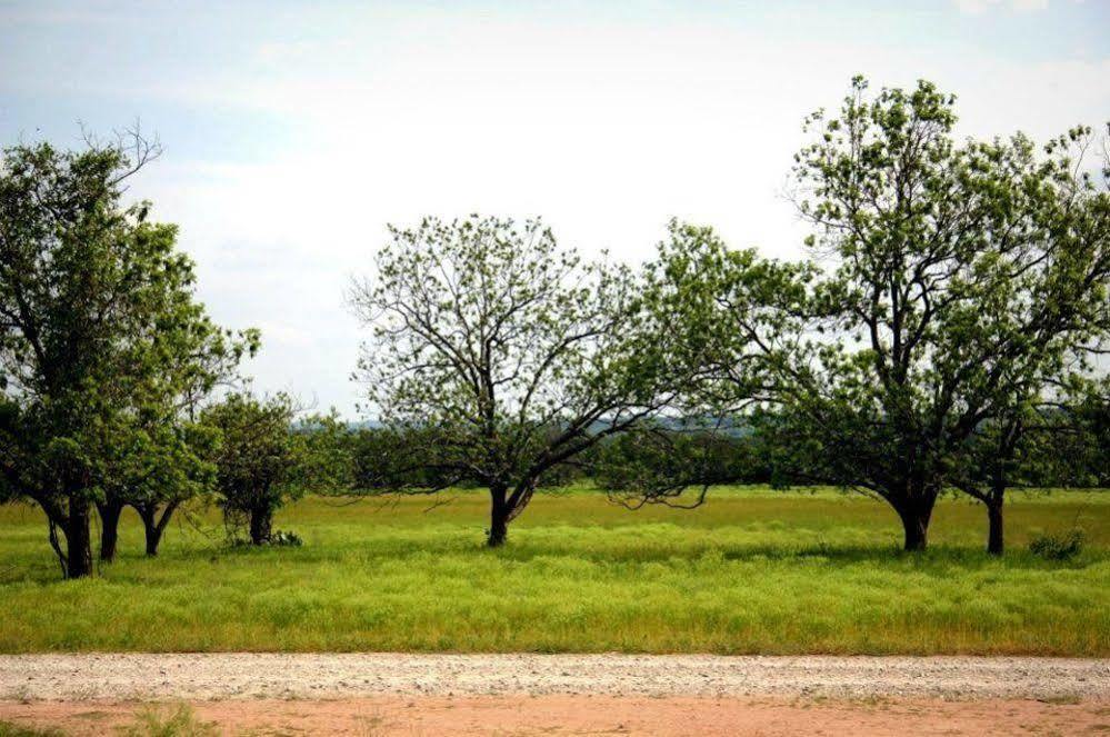 The B&B'S Of Monarc Ranch Luckenbach Εξωτερικό φωτογραφία